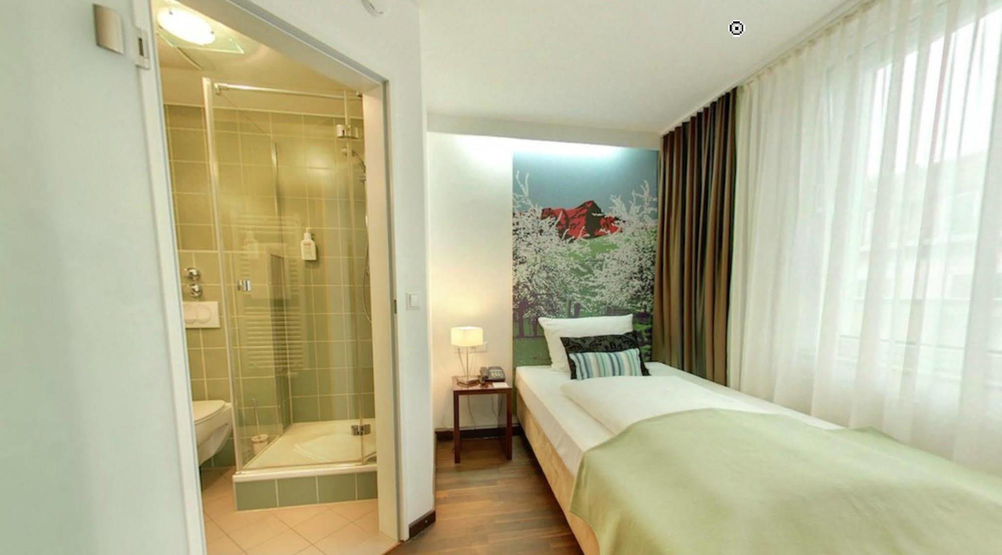 Hotel Helvetia Center 3*